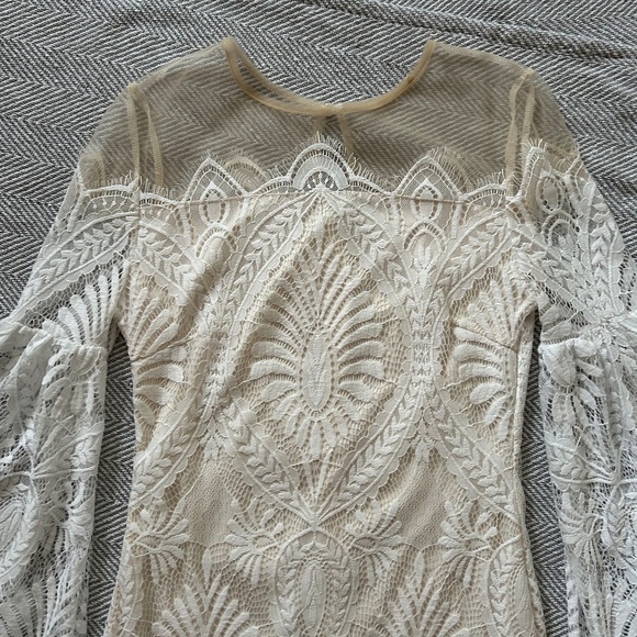 CBR⎪Long Sleeve Lace Dress - Picture 2 of 10